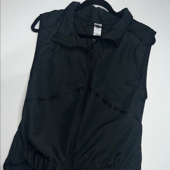 Champion Jackets & Blazers - Champion Workout Vest Women’s size Small